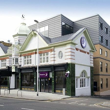 Premier Inn London Clapham Экстерьер фото