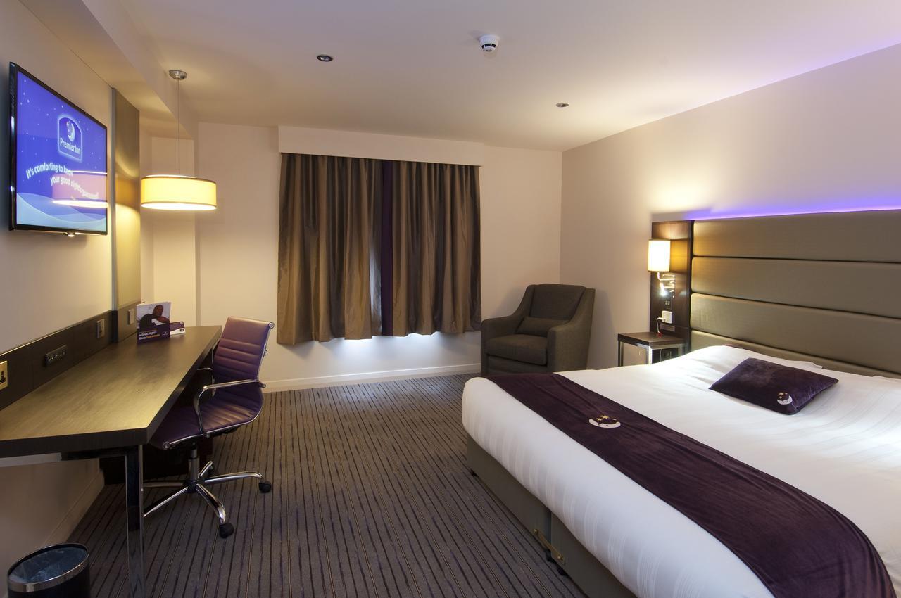 Premier Inn London Clapham Экстерьер фото