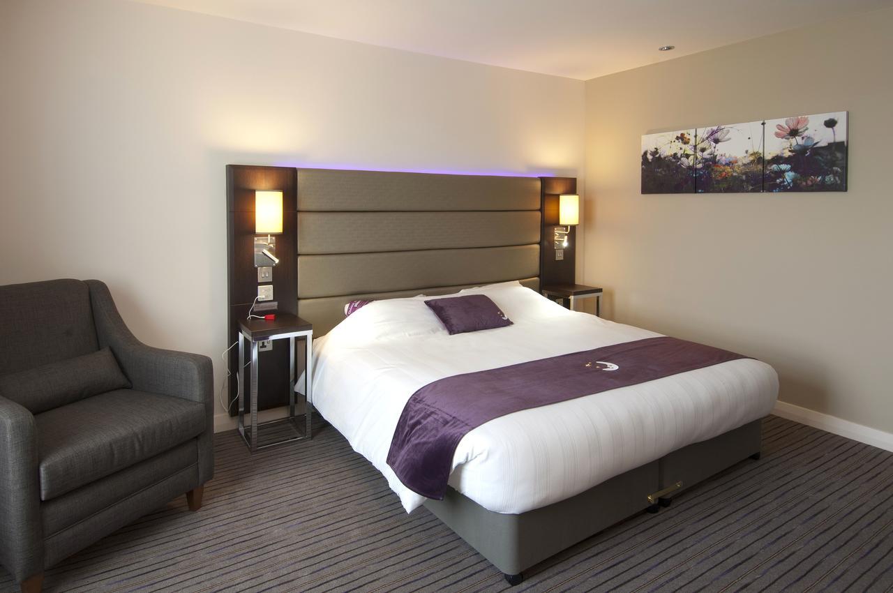 Premier Inn London Clapham Экстерьер фото