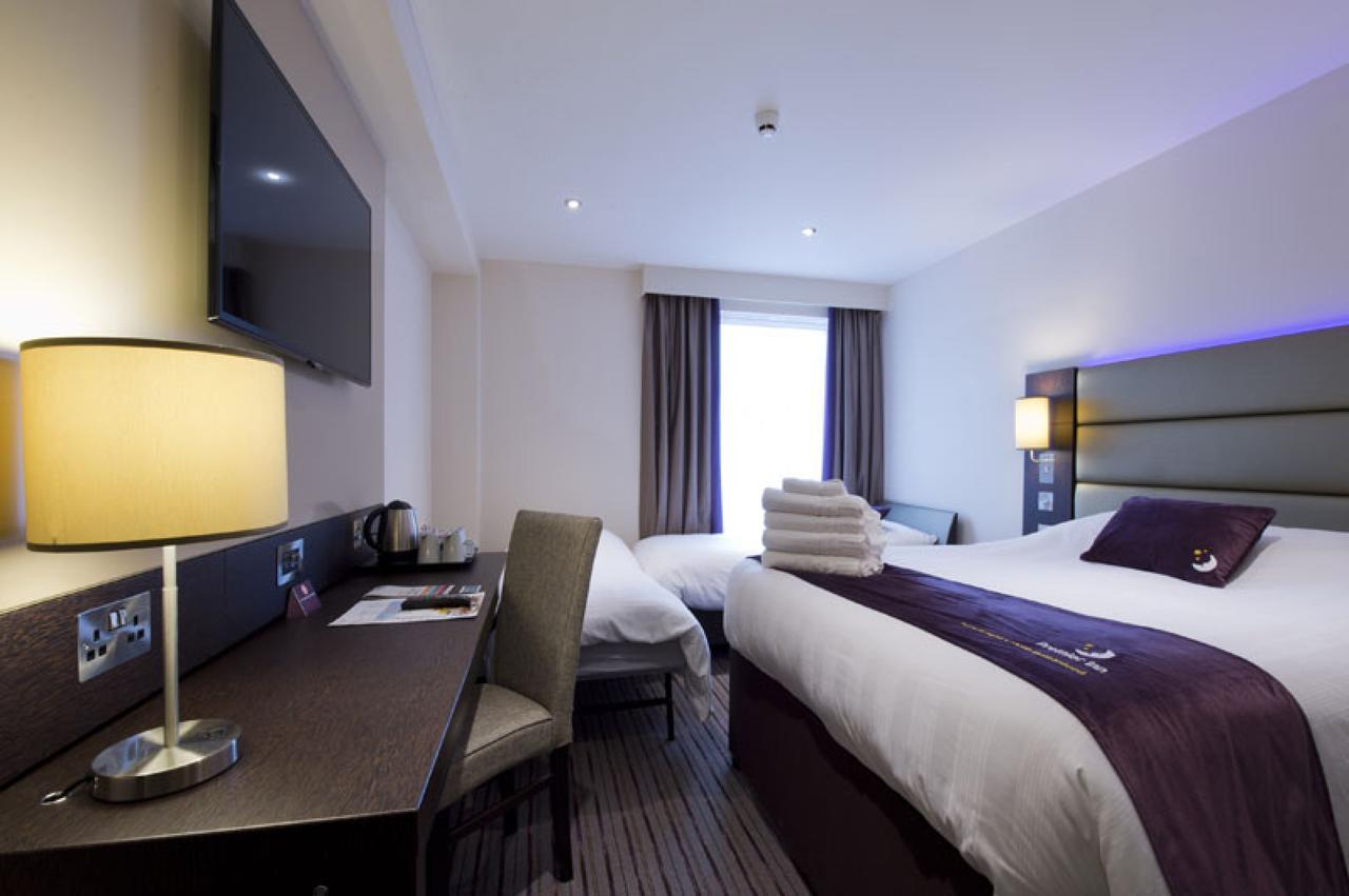 Premier Inn London Clapham Экстерьер фото