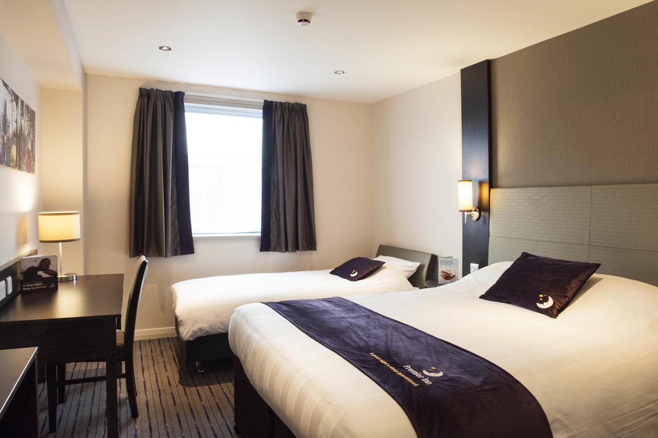 Premier Inn London Clapham Экстерьер фото