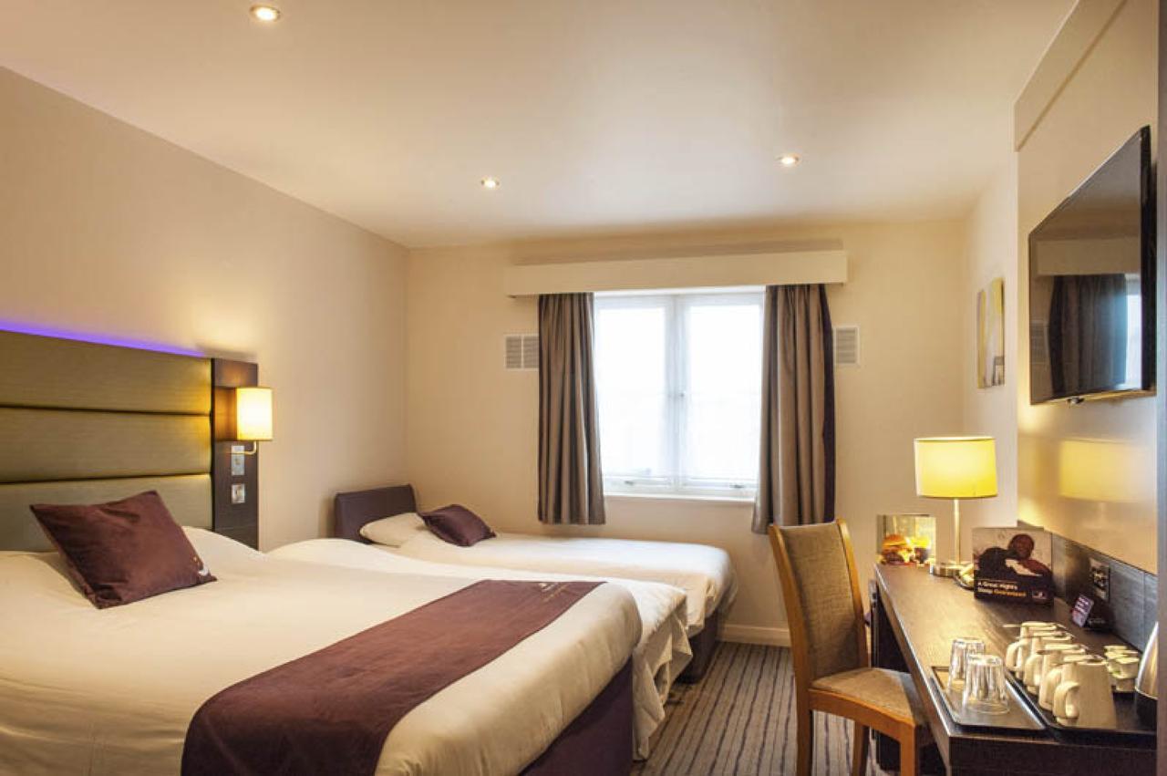 Premier Inn London Clapham Экстерьер фото