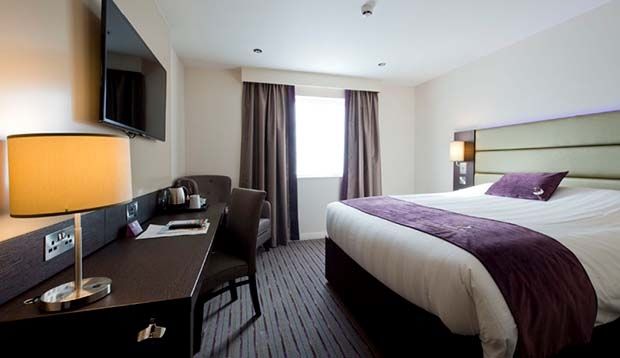 Premier Inn London Clapham Экстерьер фото